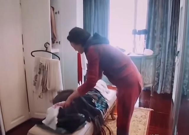 许晴豪宅内部曝光,家里堆的满满的,难怪活的像小公主