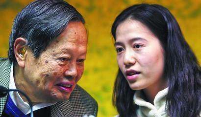 金喜善15岁女儿近照曝光，“最丑星二代”成美少女，网友集体道歉