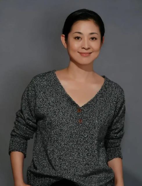 九月还没结束，陈飞宇就以这种方式冲上热搜，网友：真不长记性！