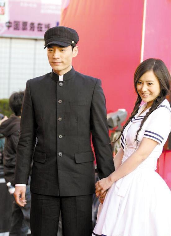 回顾郝蕾与刘烨离婚后,自己一人养育双胞胎儿子,如今如何?