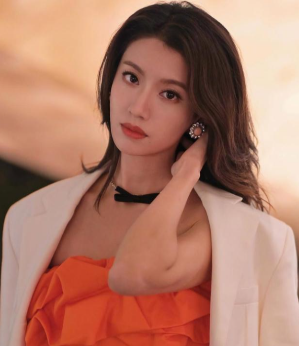 她是观众缘最差TVB视后,身上绯闻不断,人送外号“人肉发电机”