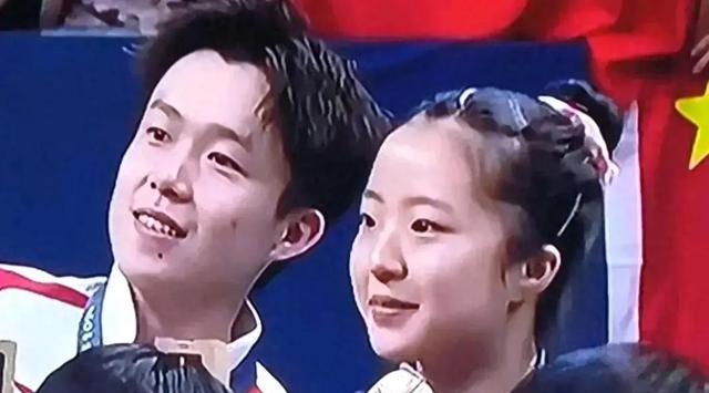 申裕斌与王楚钦合影，韩女心生欢喜，钟情大头