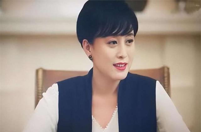 这两口子凭真本事吃饭,戏里戏外都是夫妻,今45岁忙着拍戏不要娃