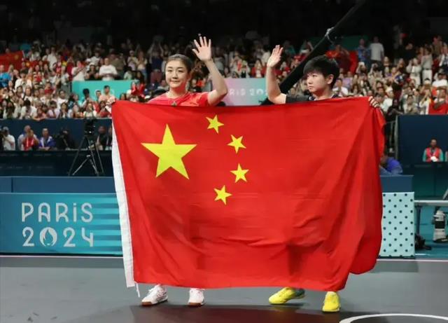 持续发酵!亚飞店铺商品清空,评论区全是举报,黄晓明这波赢麻了