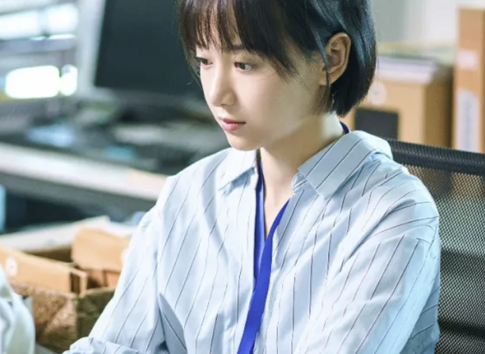 25岁，我开始“假装”有工作