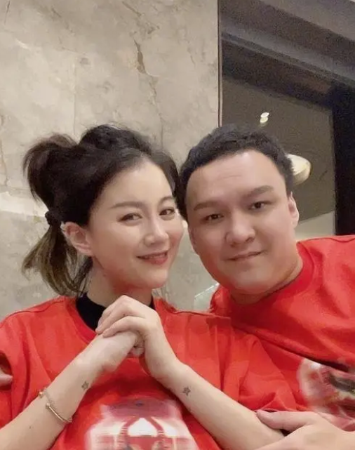 李嘉格|好声音没夺冠,却嫁给了爱奇艺总裁,34岁成了人生赢家