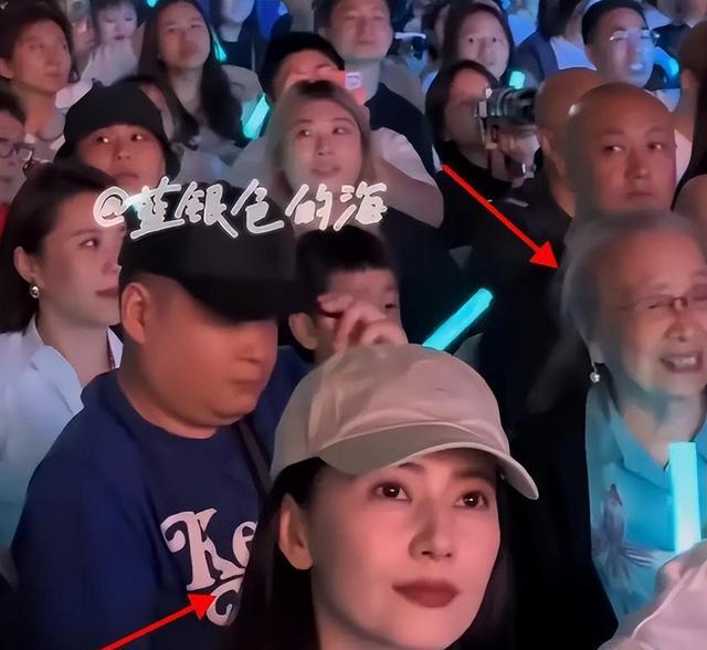 贾静雯回应缺席演唱会致谢陈紫函将她带入现场苏有朋兑现承诺