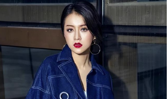 李嘉格|好声音没夺冠,却嫁给了爱奇艺总裁,34岁成了人生赢家