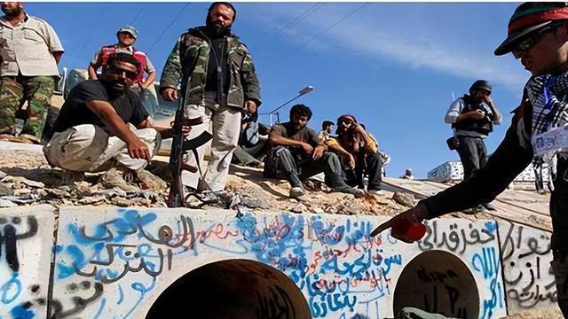 曝三只羊女主播被抓,聊天记录曝光,卢文庆认怂曾志伟连夜避嫌?