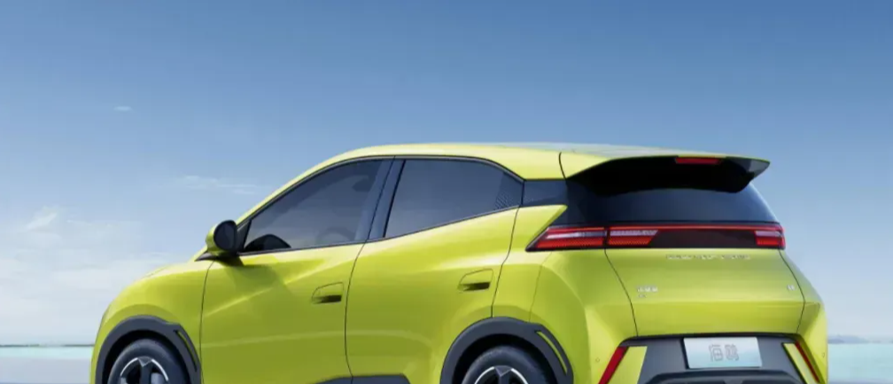 比亚迪一路跌至4.98万，1.5L插混、ECVT，综合续航2000公里