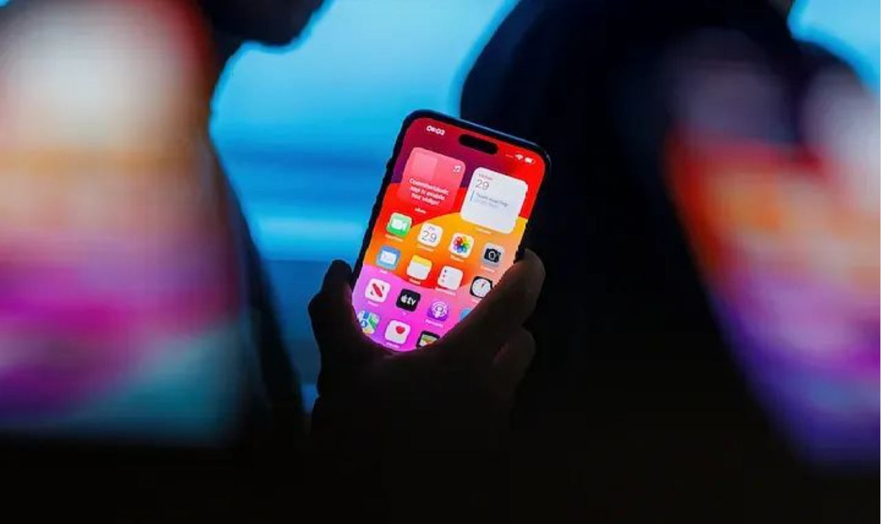 iOS18.2正式版12月9日发布丨iPhoneSE4开始量产!