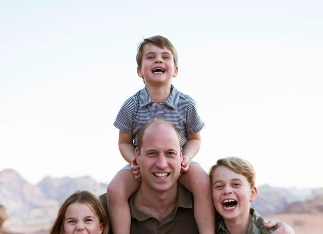 威廉王子发文庆祝父亲节,照片温馨有爱,哈里王子还没动静