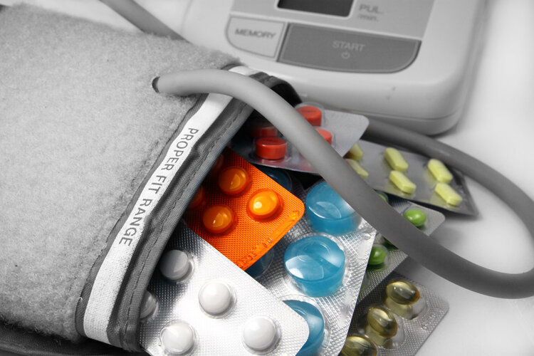 医生提醒：夏天到了，还在吃降压药的患者，一定注意这几个隐患