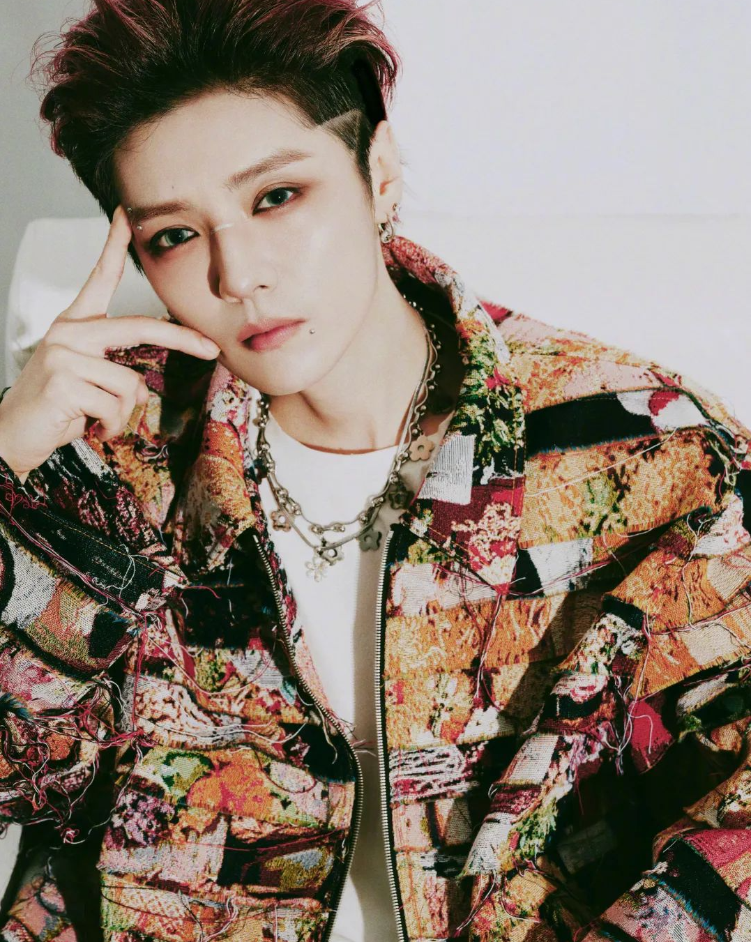 口红一哥被逼洗钱?鹿晗醉酒怼人?丁禹兮新戏被抵制?田嘉瑞整容?