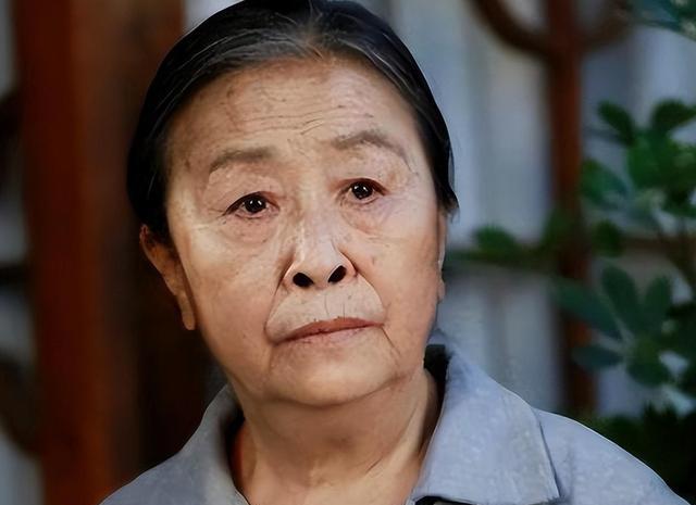 从最佳女主角到无人问津,晚年的张少华,为何被“千夫所指”?