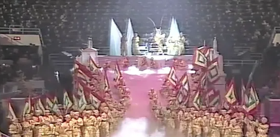 春晚至今后悔邀请她,捧了个白眼狼,一句话毁掉整场春晚