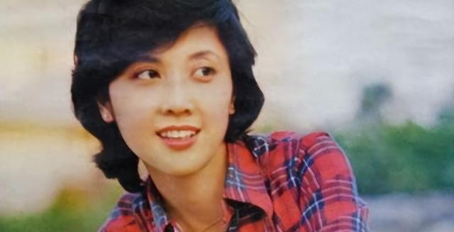 揭秘:71岁的第一美女朱琳,岁月痕迹下的传奇之美