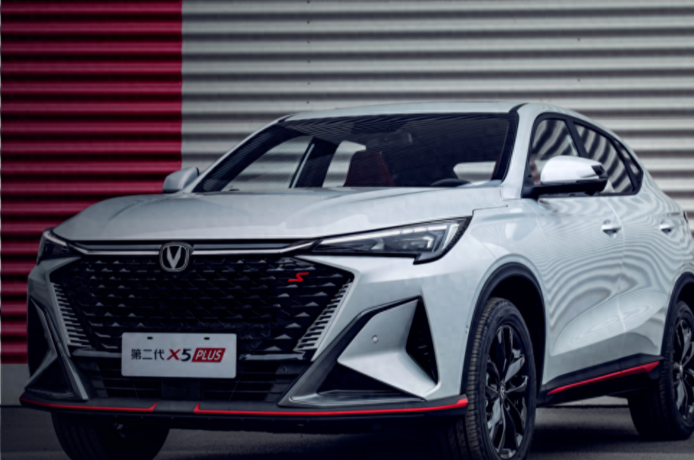 年轻人的福音，长安推出10万级新SUV，1.5T加速7.51秒