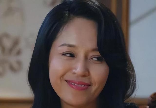 于莉红27年供养丈夫学业,28遇赵本山追求,毅然决绝