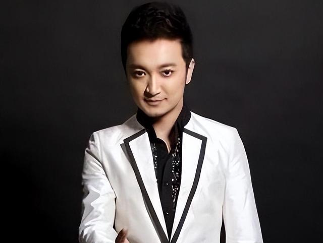 缺失主持8年的《星光大道》，小尼被央视弃用，成第二个李思思？