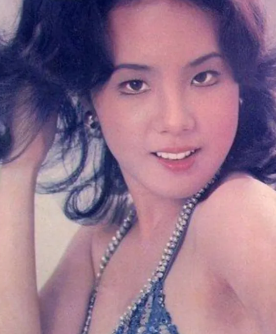 事实证明，67岁无妻无子的费玉清，已经踏上了另一条人生大道