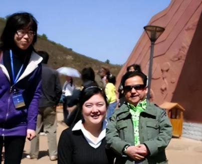 “第一矮星”陈三木:身高只有1米28,却娶过四个漂亮老婆