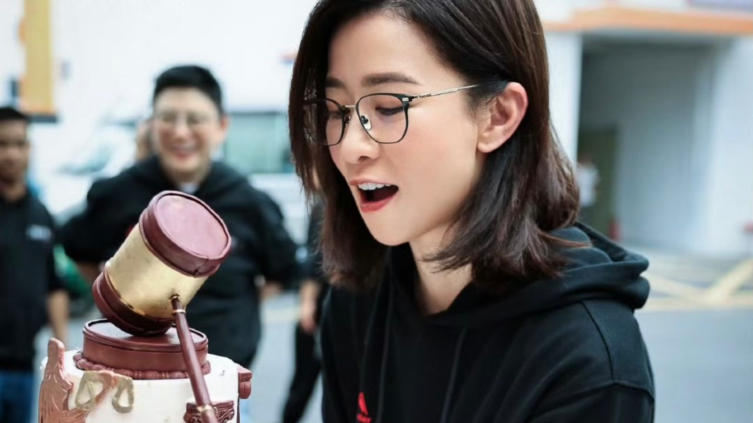 TVB又一新剧开机！实力花旦首次与佘诗曼合作，扬言期待新火花