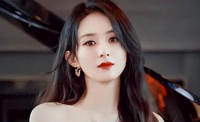 生了儿子，却没有抚养权，36岁的赵丽颖，早已走上了另一条大道