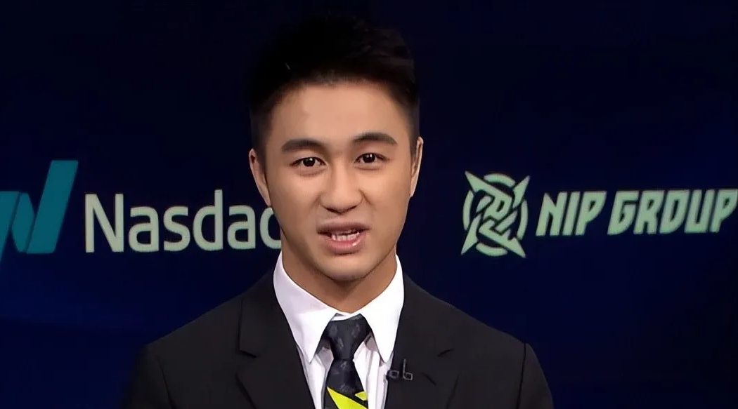 29岁何猷君获央视采访,用实际行动,帮姐姐何超琼狠狠打脸前夫