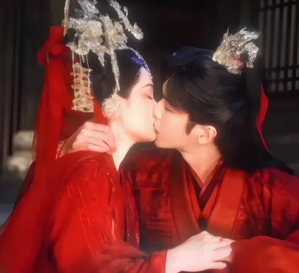 吻戏界扛把子李沁对不同男星的态度差距