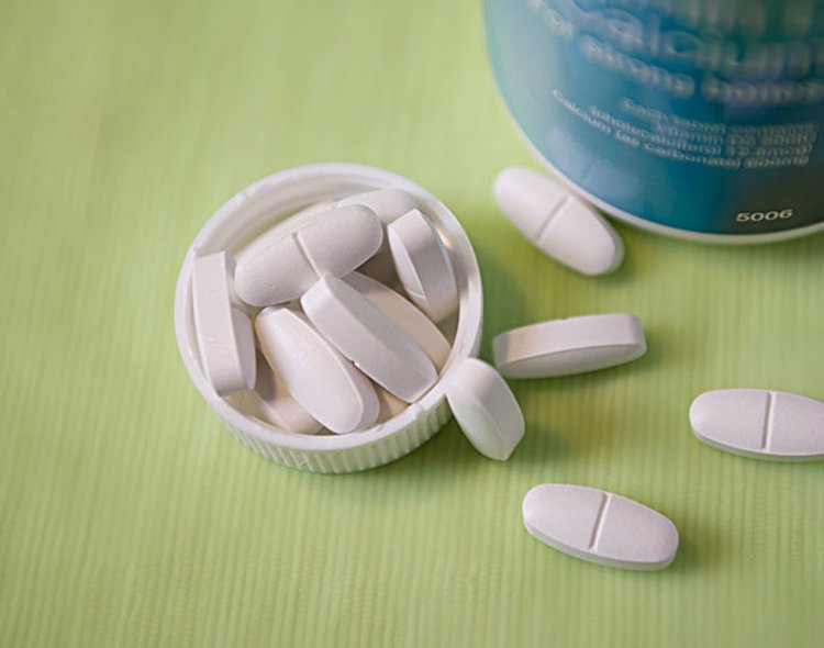 老年人关节不好，吃氨糖是智商税？医生：这2类药物比氨糖有用