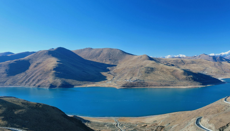 西藏|中国海拔最高的省区，风景如诗如画，被称为圣地！