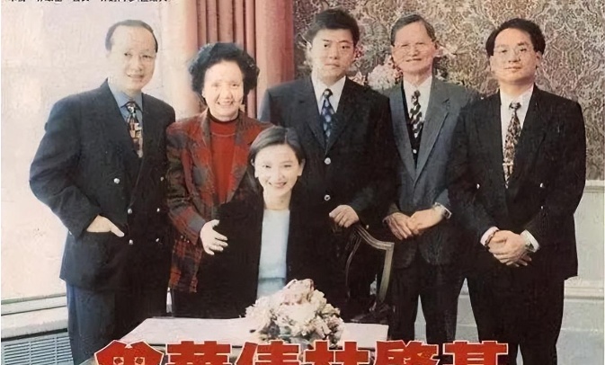 一巴掌惊呆曾志伟,情牵影坛大佬,嫁入豪门,59岁仍风华绝代