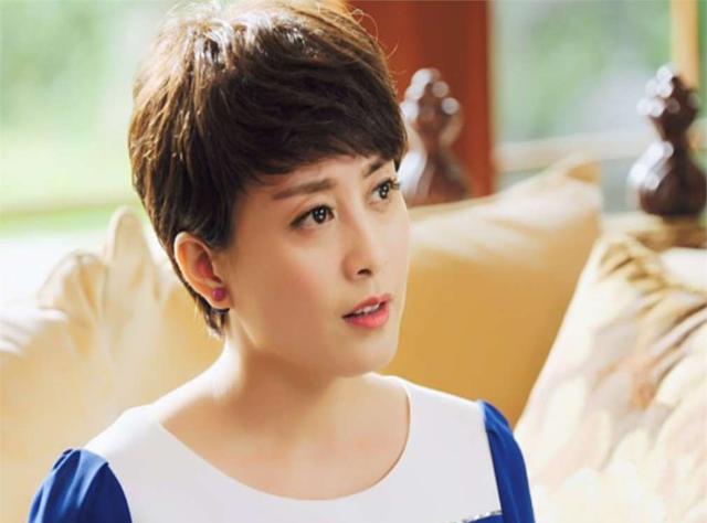 这两口子凭真本事吃饭,戏里戏外都是夫妻,今45岁忙着拍戏不要娃