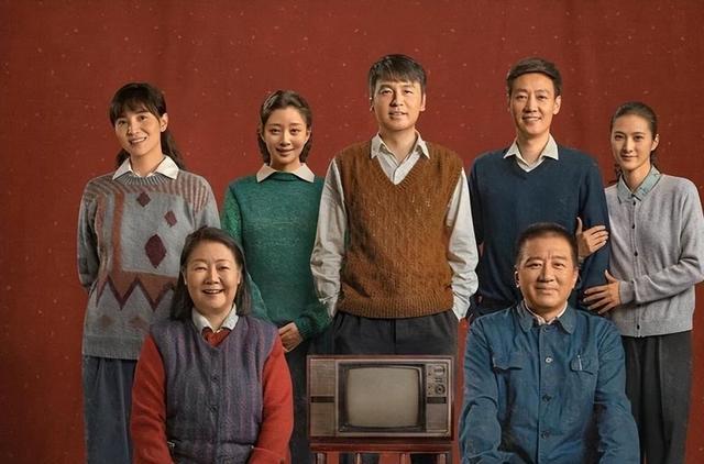 萨日娜：结婚34年只生孩子不做饭，帅气演员丈夫把她宠成宝