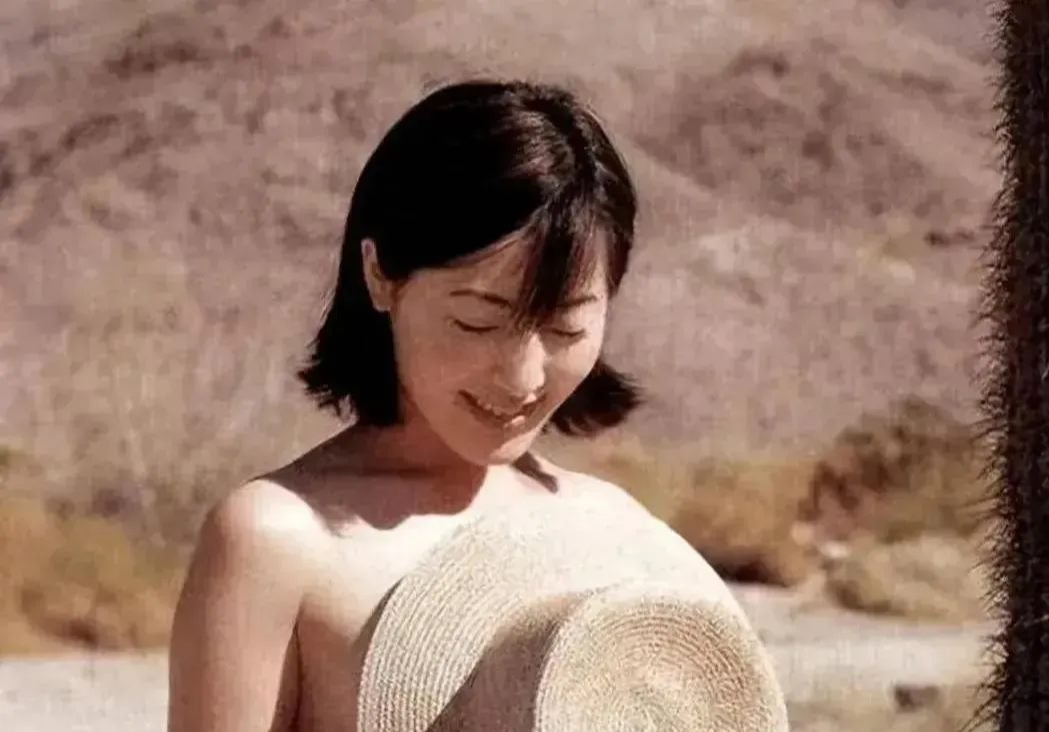 杨思敏演绎潘金莲,一夜爆红,她的演艺传奇如何书写了人生新篇章?