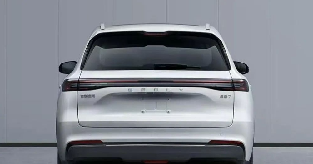 吉利发布史上最大SUV，续航破2000公里，硬撼华为理想ModelY