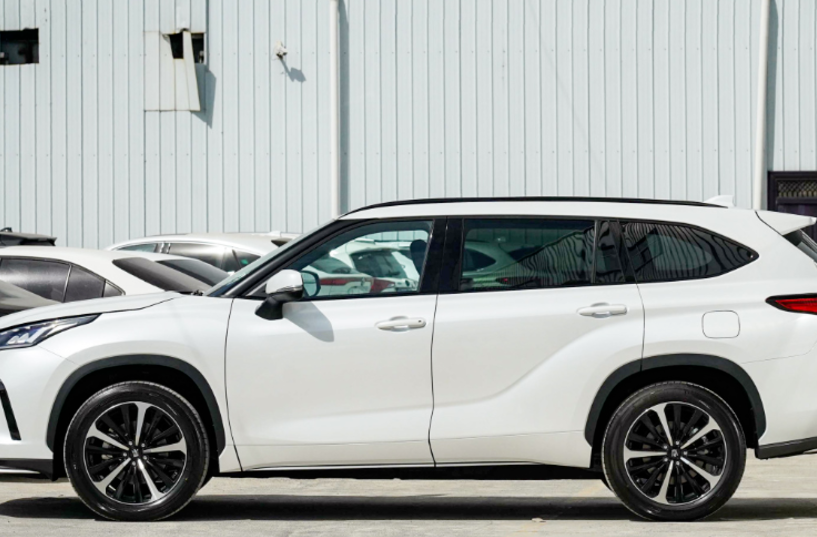 皇冠豪华SUV，当年加价！如今从31万降至24万，媲美奥迪Q5，捡漏了