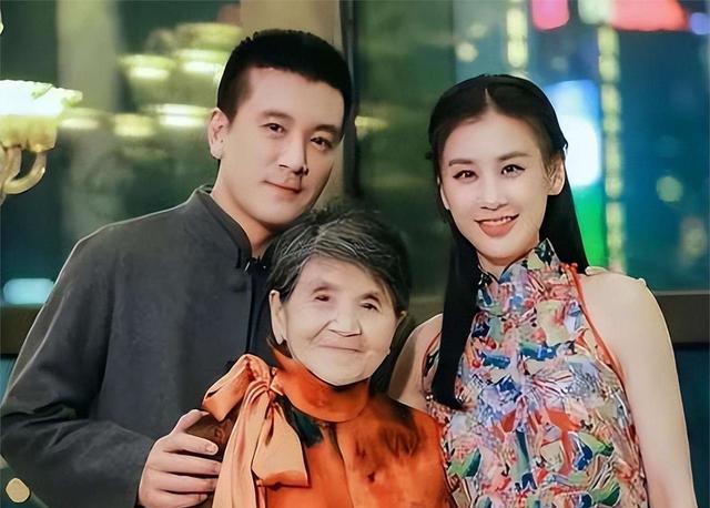 佩戴“上亿天珠”炒菜,一年两亿零花钱,她为何还是想离婚?