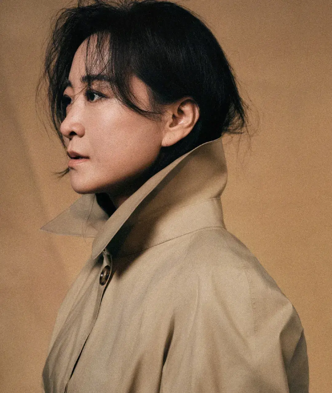 贾玲胖了?最新机场路透照,身材略浮肿?真实状态曝光,藏不住了