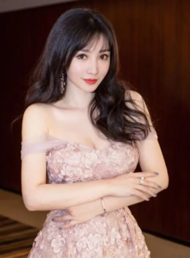 41岁柳岩曝没人愿与自己相亲，还被嫌弃年纪大？做好单身到老准备