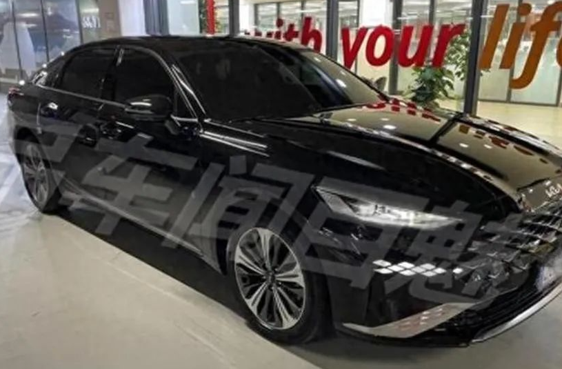 新款起亚K8发布，比宝马5系还帅？