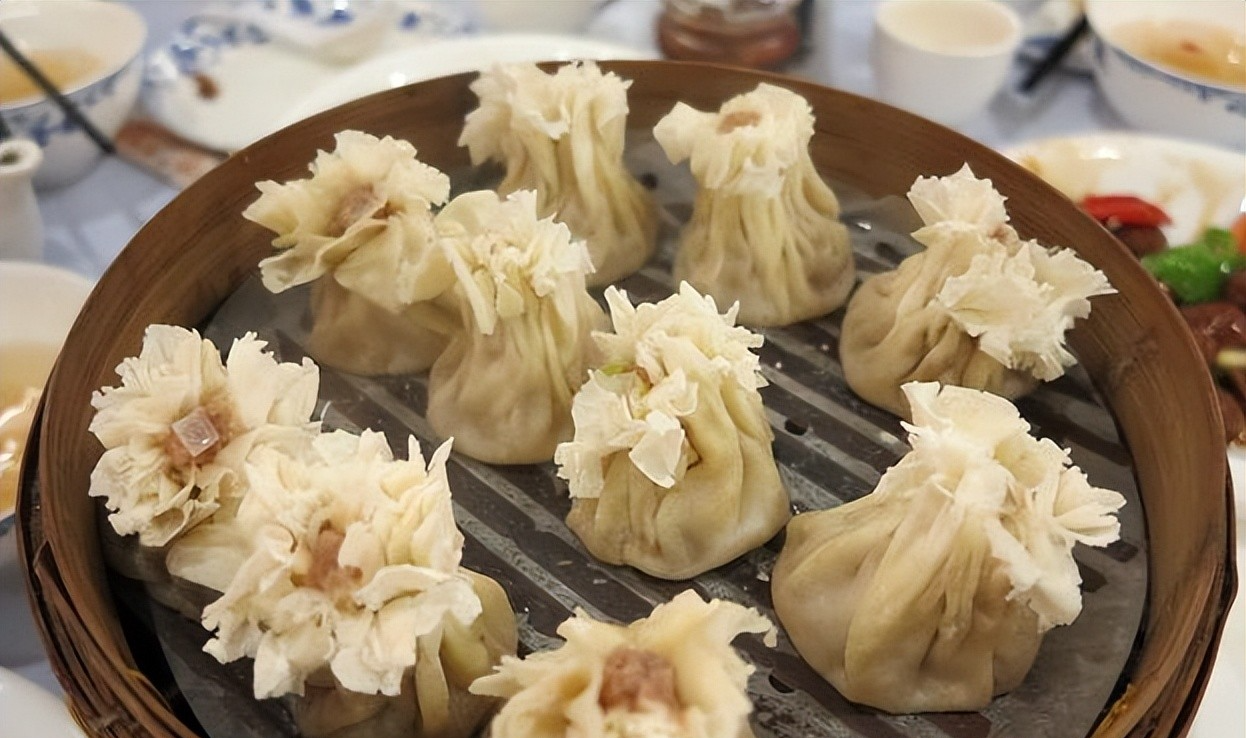 董宇辉全面翻车，可以说是活该吗？