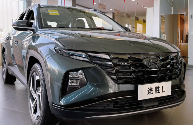 途胜L降14万，8AT、200马力上市，还看啥丰田荣放！