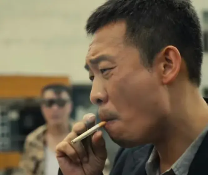 吴京邀张译拍戏:你要多少片酬?张译:你要没钱,就给我100块