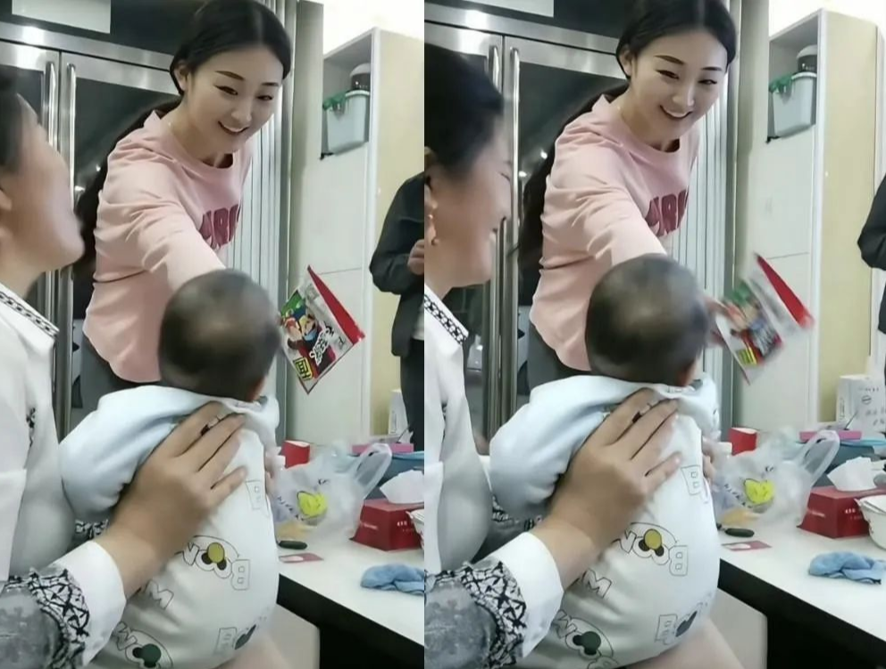 朱小伟陈萌晒娃火了后,陈亚男也开通小号晒娃,评论区一片骂声