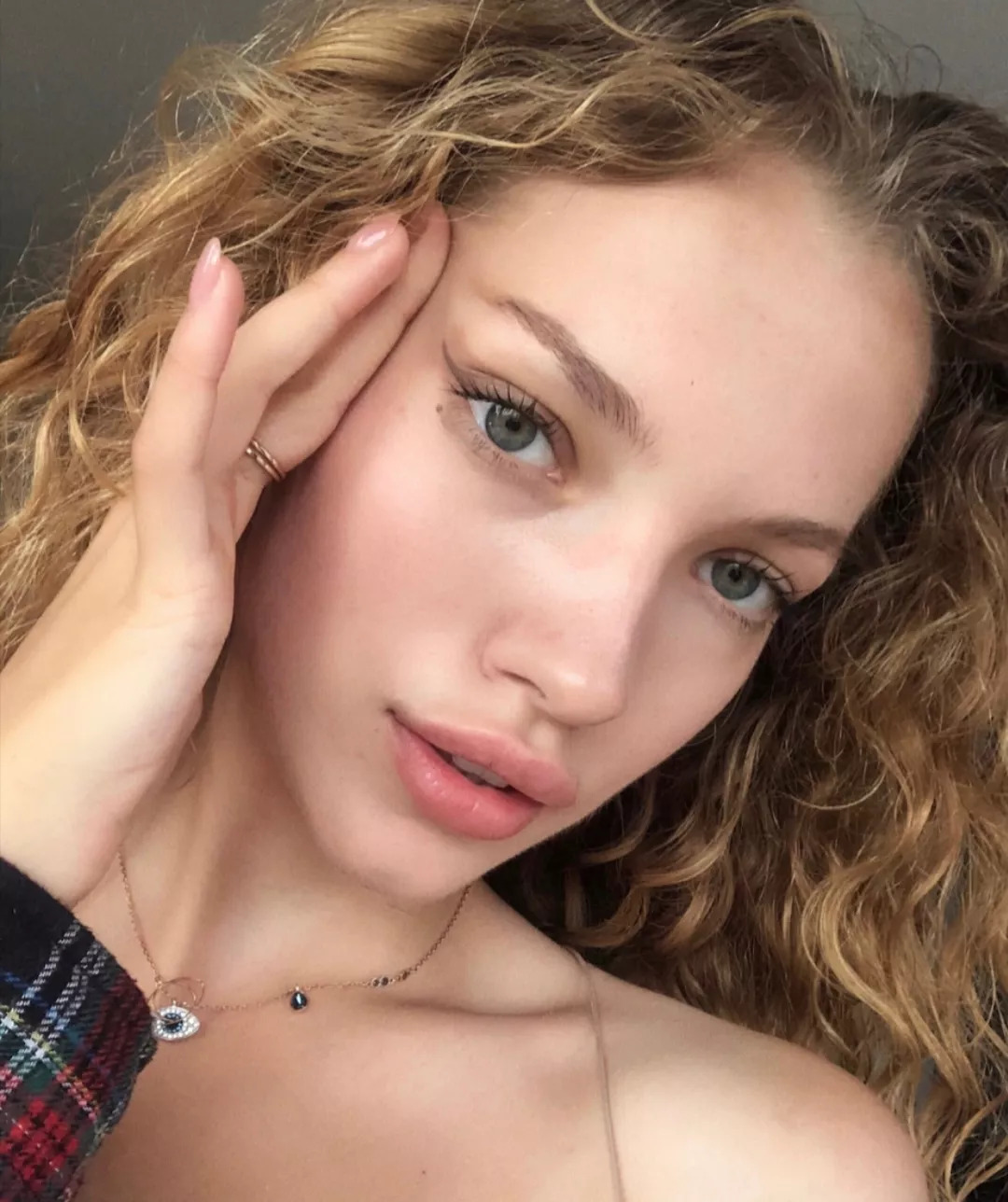 堪称我国最“憋屈”精华液，明明比欧莱雅和兰蔻好用，却因低价被低视