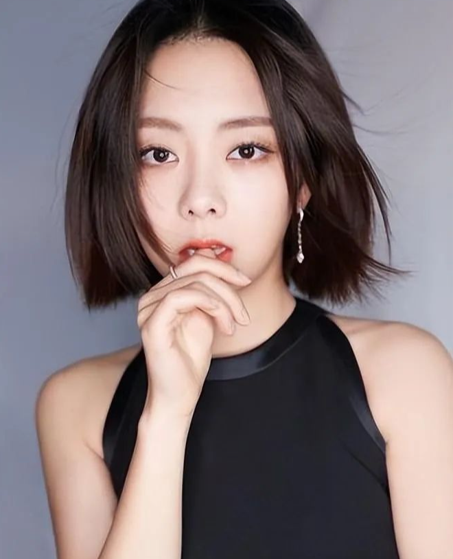 你猜33岁的国民闺女谭松韵竟走上了另一条意想不到的道路！