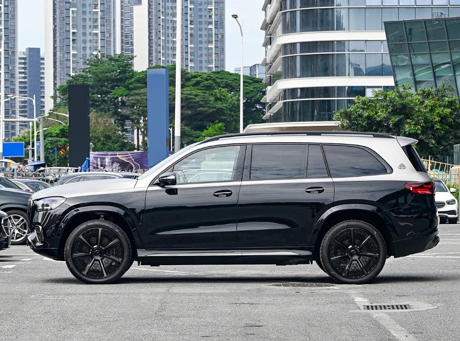 在豪华suv的殿堂里,梅赛德斯-迈巴赫-迈巴赫gls以其无与伦比的奢华与