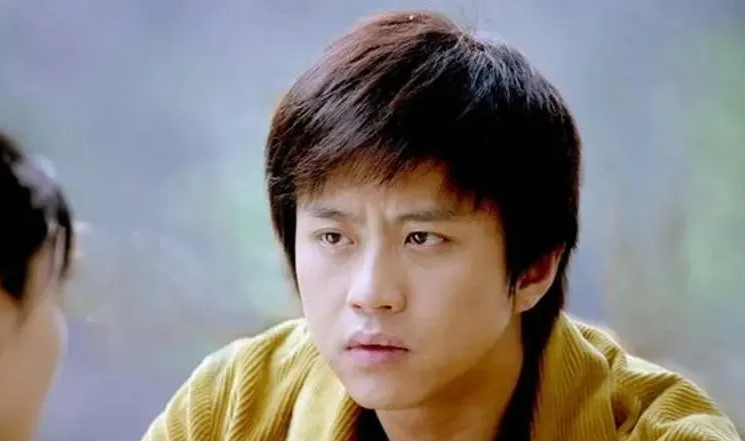 戏都没演明白,却装模作样当起了导演,这4位明星该醒醒了